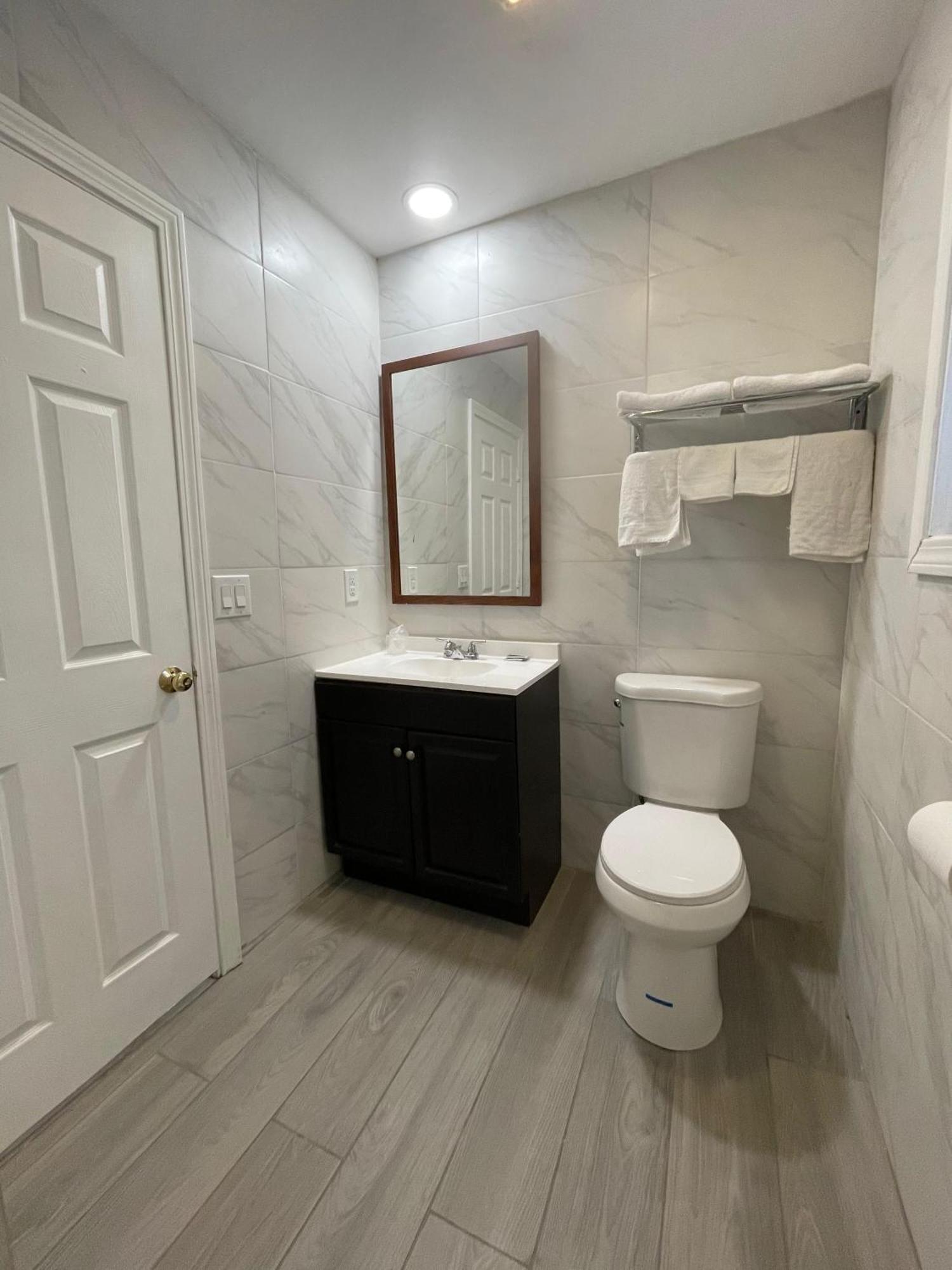 Travelers Motor Lodge North Smithfield Экстерьер фото